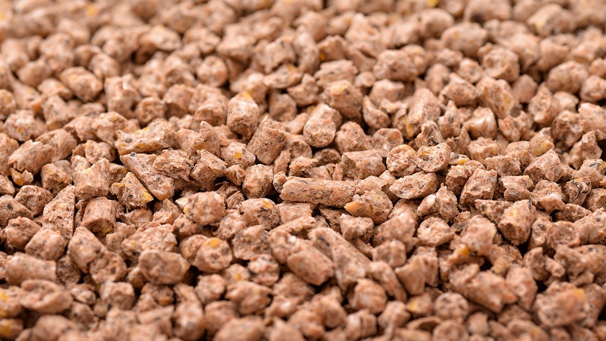 Residual flows as raw material for animal feed