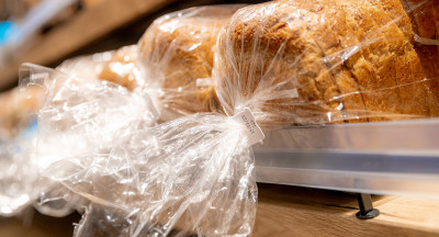 Albert Heijn stopt met plastic broodclips